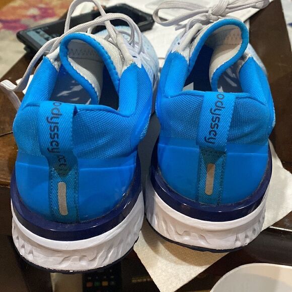 Nike odyssey react like new sneakers ladies sz 11 - Picture 3 of 6